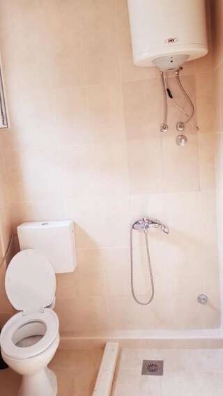 Гостевой дом IN Villa Guesthouse Сутоморе Семейный номер с террасой-30